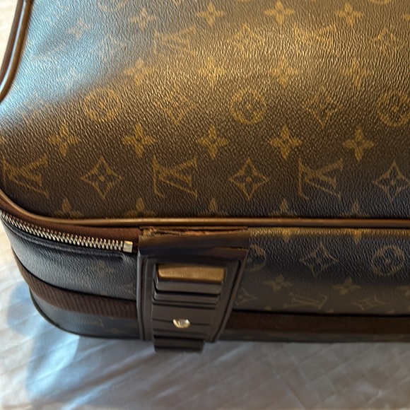 Louis Vuitton Pegase 55 - Picture 6 of 10